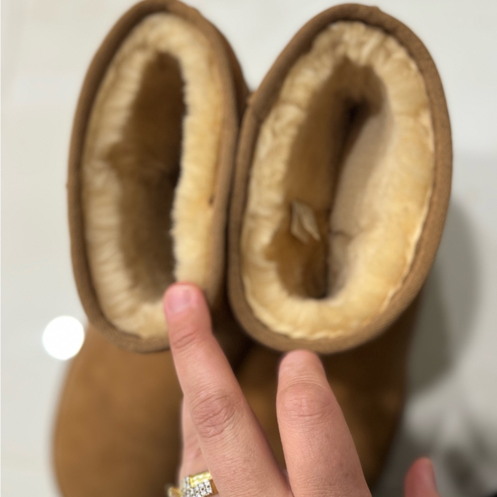 Cozy UGGs, real chestnut woman - Picture 3 of 6